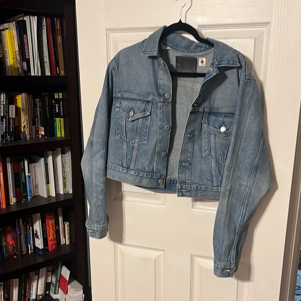 Levi’s Blue Denim Jacket. Large